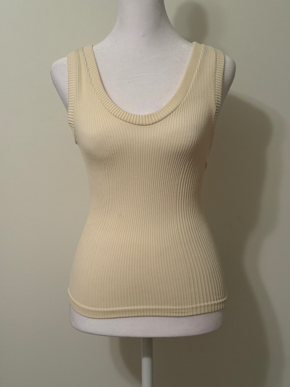Free People Cream Ribbed Scoop Neck Tankn in Medium